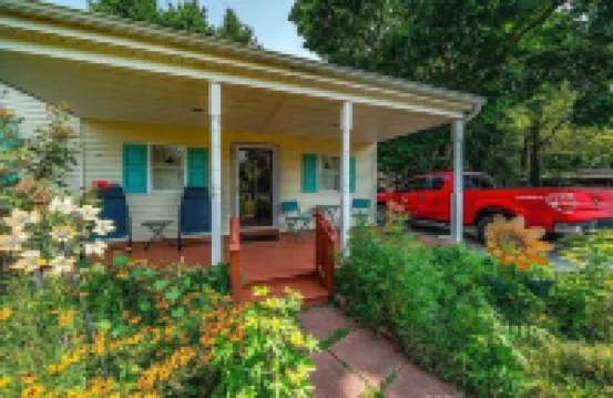 Relaxing 2BR/2BA Entire House, Short Drive from Wildwood & Cape May Beaches