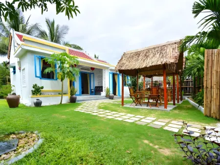 Local Beach Homestay