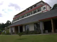 Fafa Hill Hotel and Resort Hotel dekat Warung Bu Ai