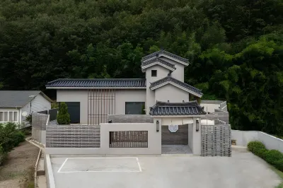 Hoshiga Pool Villa