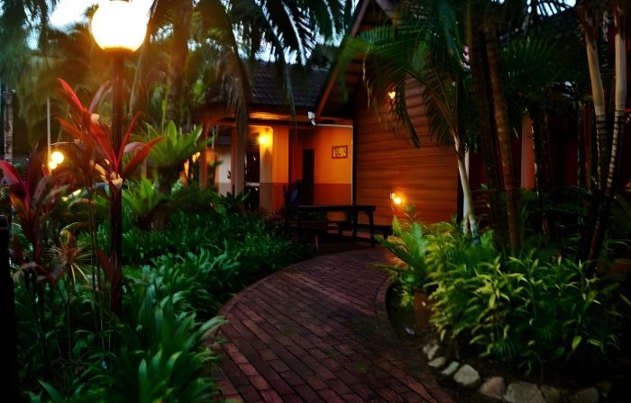 Six Villa Inn