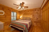 Heavenly Mtn Views, Hot Tub+Fire Pit+Grill, Fireplace, WiFi, Hike, Close to Brp!