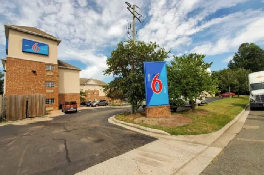 Motel 6 Richmond, VA - I-64 West