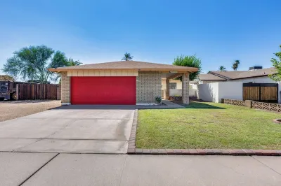 Charming 3-bedroom house with AC, WiFi in fabulous Glendale Hotels near Glendale Arizona Historical