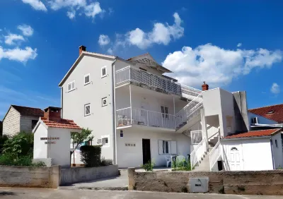 Apartment Jadro Hotels near Ivan Rendic Gallery