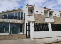 Macan Kumbang Residence Hotels in 