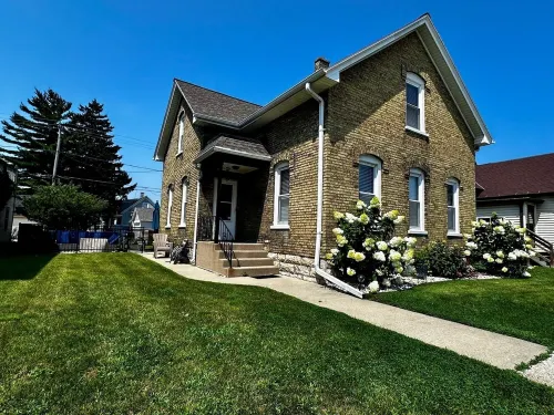 Welcome to Lake Michigan Dreamscape -  Ideal Getaway and Work-From-Home Retreat! Hotels in Racine