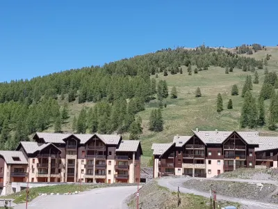 VARS 1900 T3 mountain 150 m from the slopes Hotels in Vars - Les Claux