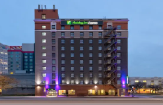 Holiday Inn Express DALLAS DOWNTOWN by IHG Hotels near Union Station Dallas