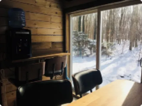Cozy 4-bedroom cabin in 7 springs w/ hot tub for winter and pool in summer Hotels in Donegal Township