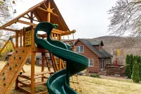 Private Beautiful Home - Family Friendly - 1 min. Walk to Candlewood Lake