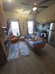 The Henry Lofts 2-bedroom apt., dog friendly fenced yard, arcade, coffee shops
