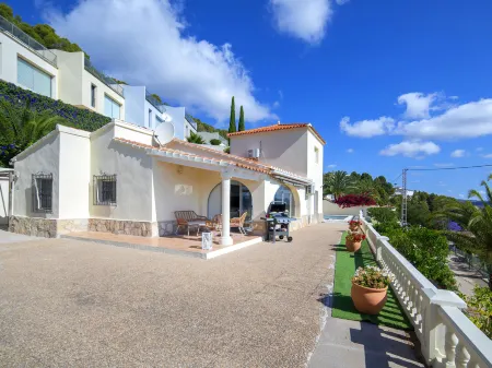 Tequila Отели в г. Кальпе