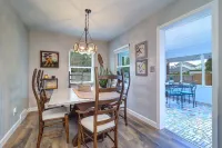 2 Bedroom Bungalow With Hot Tub Near Indian Rocks Beach