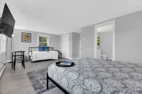 Views! Cozy, Private 3Br Condo with Lake Access!