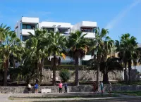 By the beach, a place to take a break