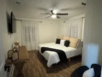 814 Forrest Retreat Hotels in Jackson