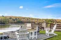 Lakefront Paradise: Views, Heated Pool, Games! Summer & Winter Fun For Everyone!