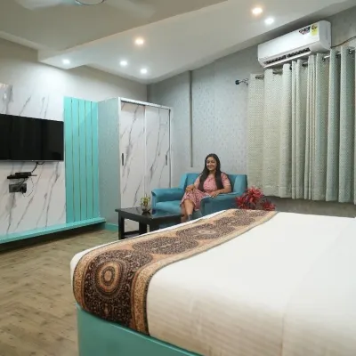 Hotel Banaras Palace Hotels near Banaras