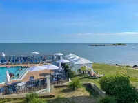 Water's Edge Resort & Spa - Beach