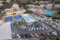 Porto Platanias Beach Resort & Spa - parking