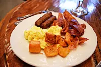JH Adams Inn, Trademark Collection by Wyndham - breakfast