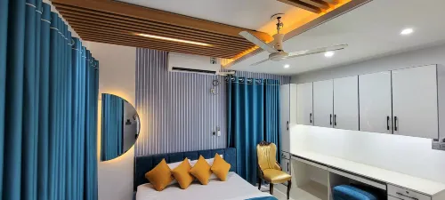 공항 근처의 고도로 보안된 럭셔리한 3 베드룸 홀