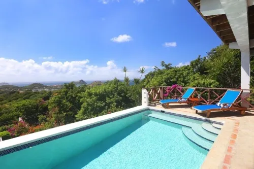 Bella Vista 2 Home by RedAwning