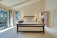 Serene Crest by Avantstay A+ Design Near Beaches Hotels in Pebble Beach