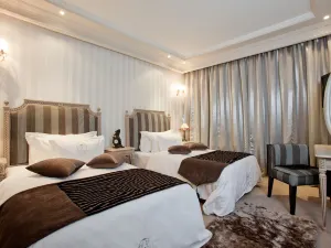 Art Palace Suites & Spa