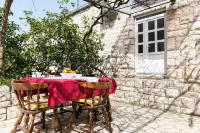 Rooms Karla Hotels in Govedari