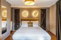 Demeures & Châteaux Auberge de la Tour - Hôtel & Restaurants - Marcolès Auvergne Hotels in Vitrac
