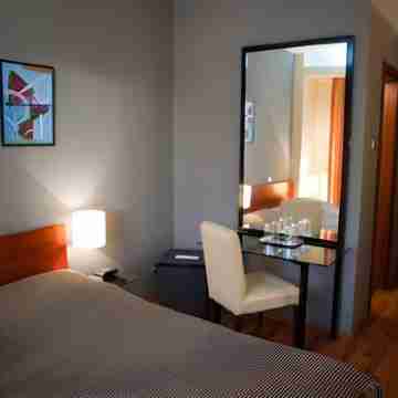 Tania-Frankfurt Hotel Rooms