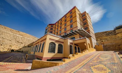 Petra Canyon Hotel