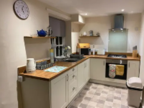Apartment - Sleeps 2 - Pet Friendly - Parking Hotels in Ludlow