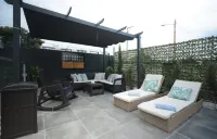 The Good Vibes House - parking