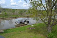 Lake house with private dock near HaHa Tonka, Ballparks National Park, kayaks