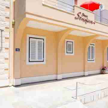 Guesthouse Somnium Hotel Exterior