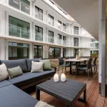 Huswell - Cozy Ground-Floor Apartment with Spacious Terrace