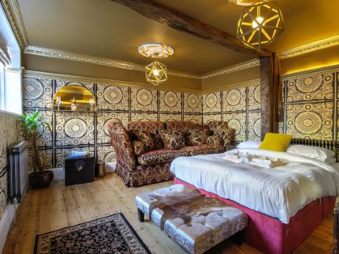 Huge Luxury 8 Bed Manor House Hot Tub Pool Table