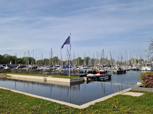 Water Lodge in Naarden with Marina Views Hotels in Naarden