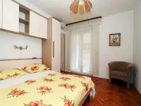 Apartments Pezo Отели в г. Baska Voda