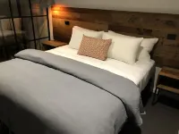 Timber Door Luxury Accommodation Geelong Hoteles en Geelong