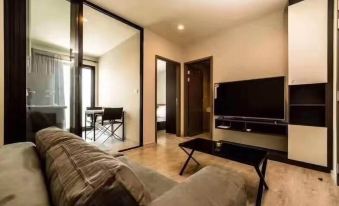 Pony's Homestay -The Base Condo-