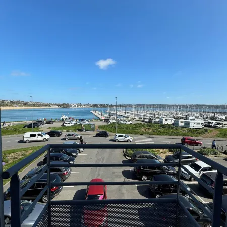 Couett'Hôtel Brest Port de Plaisance, les Pieds Dans l'Eau