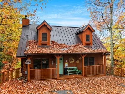 Cherokee Winds 2 Bedroom Cabin by RedAwning