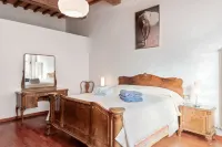 GuestHost - Exclusive Corso Italia Penthouse - Bathtub