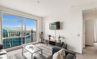 Luxury 2Br Apt Pool, Gym, Prime Spot Zodiak Stays