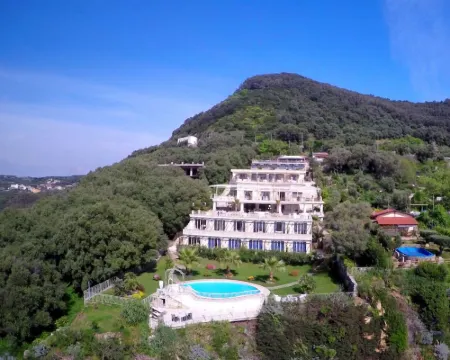 CapoSperone Resort Hotels in Palmi