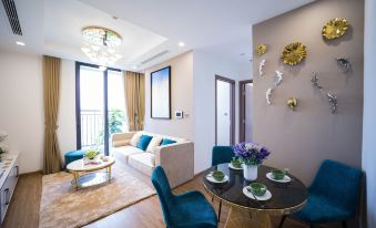 Canh Apartment in Vinhomes Green Bay